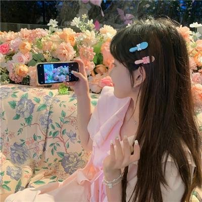 北极百货的秋乃小姐